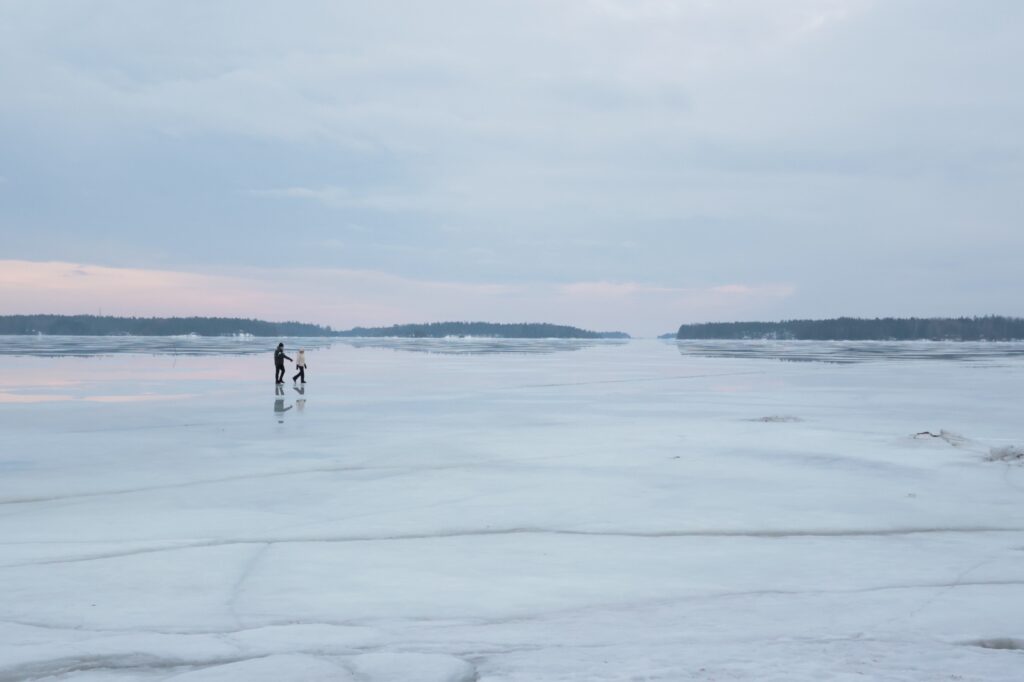 Jääkö kävely jäällä tulevina vuosina vain muistoksi talvista joita ei enää ole?