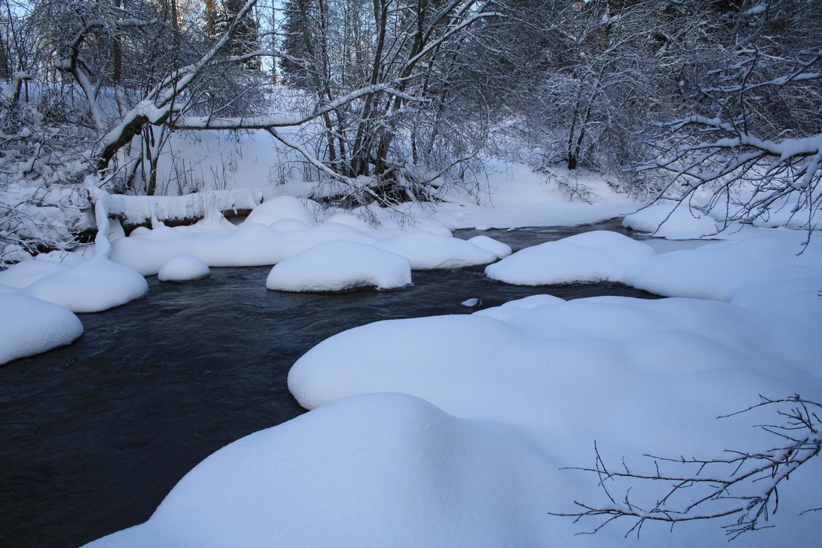 Keravanjoki talvella Haukkovuoren luona