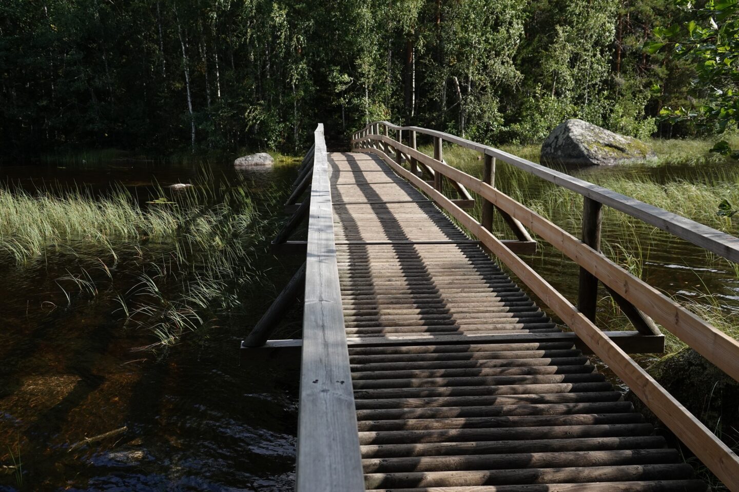 Kannuslahden yli rakennettu silta Kannussalmessa.